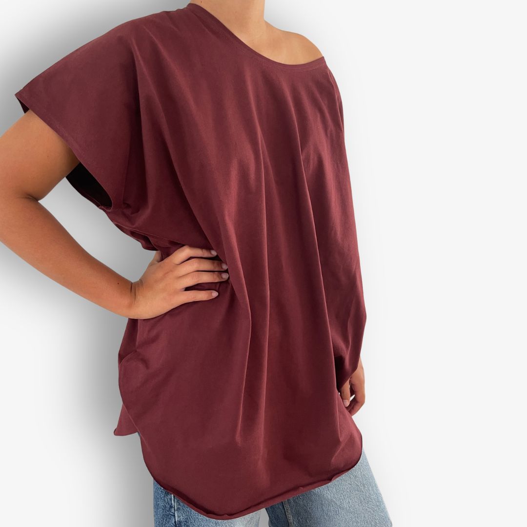 TWO DAUGHTERS ROUND NECK SS CIRCULAR TSHIRT CHERRY CHOCOLATE
