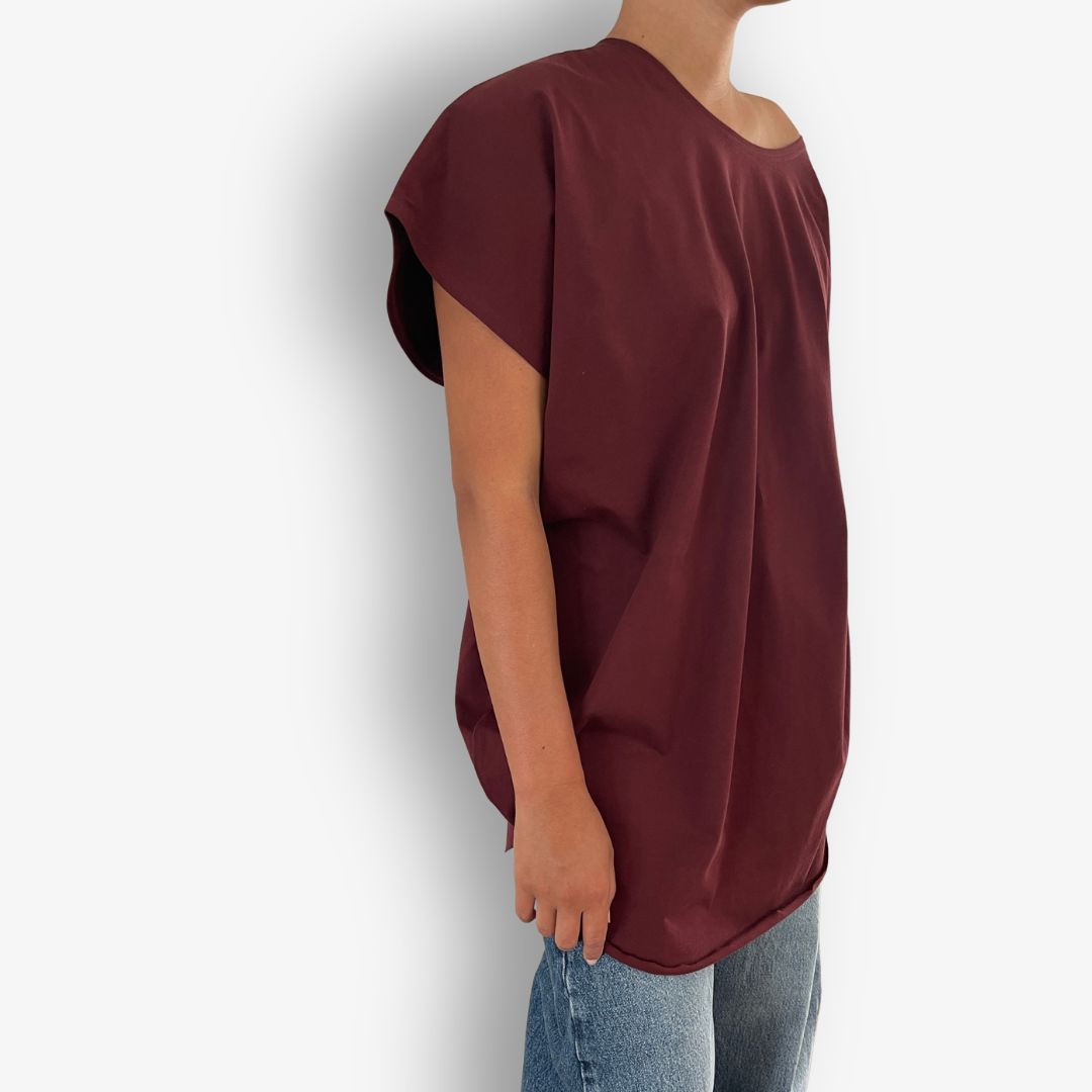 TWO DAUGHTERS ROUND NECK SS CIRCULAR TSHIRT CHERRY CHOCOLATE