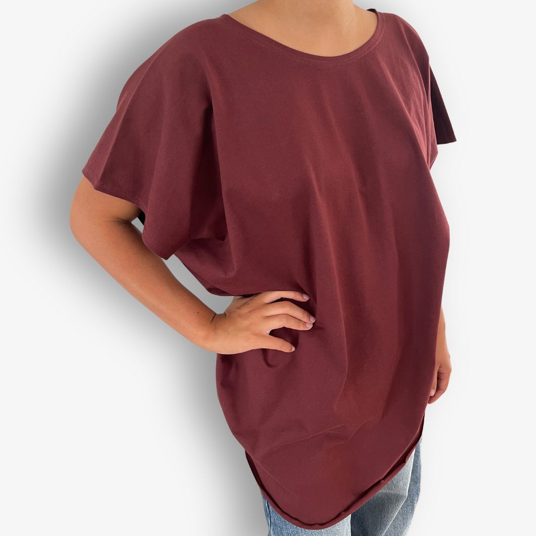 TWO DAUGHTERS ROUND NECK SS CIRCULAR TSHIRT CHERRY CHOCOLATE